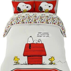 Peanuts Snoopy 3 Piece 86”x86” Queen Size Reversible Comforter And Pillowcases